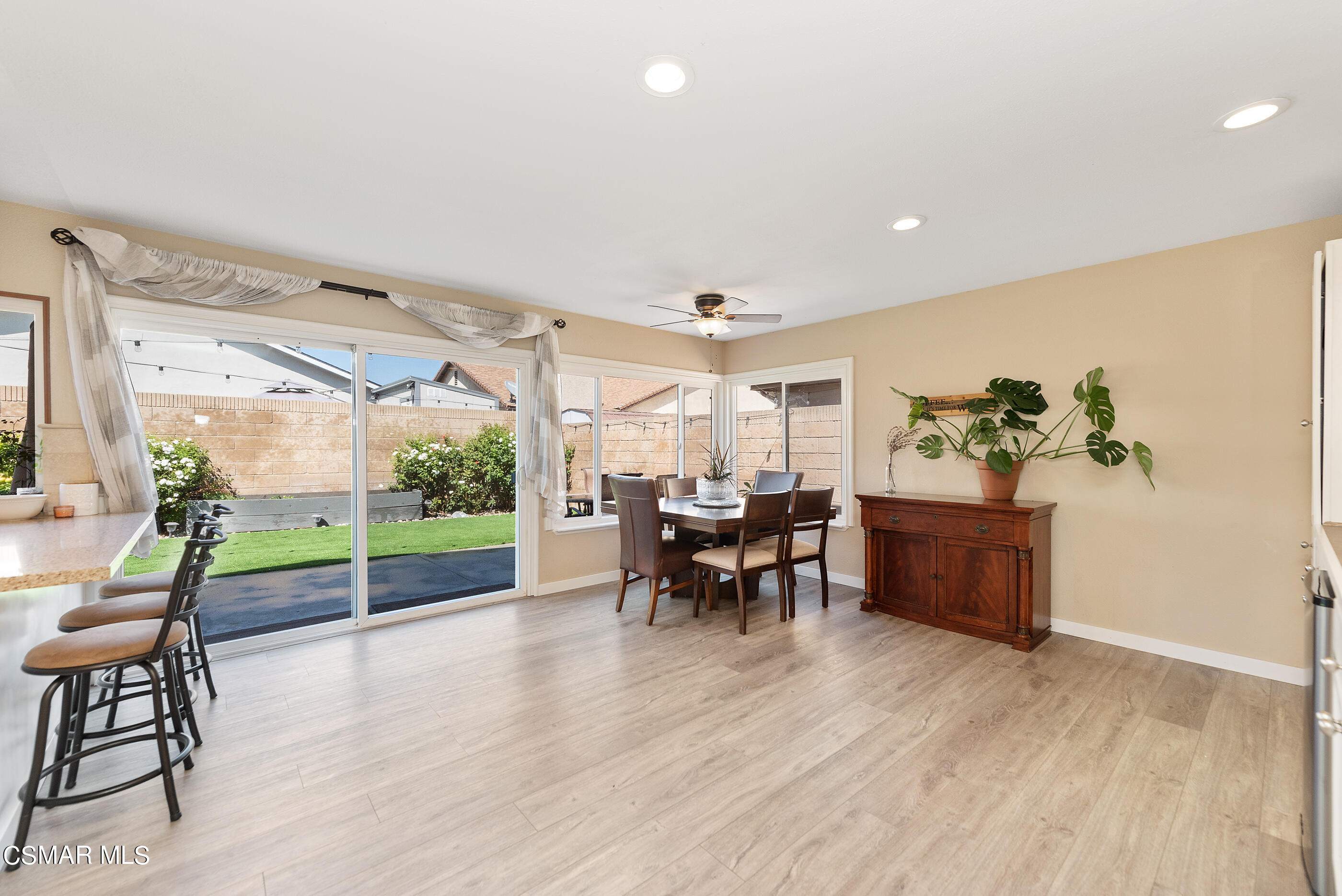 3923 Goodwin Avenue Simi Valley, CA 93063 - Photo 8 of 32 3923 Goodwin Ave Simi Valley-8