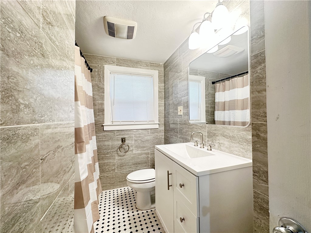 135 South Pierce Road East Greenwich, RI 02818 - Photo 9 of 42