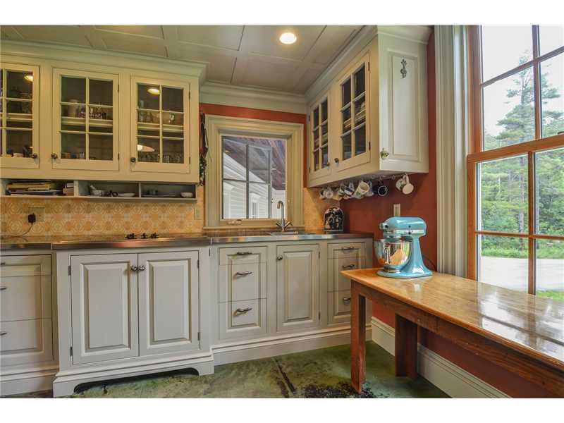 84 Flying Point Road Freeport, ME 04032 - Photo 12 of 35 Kitchen.