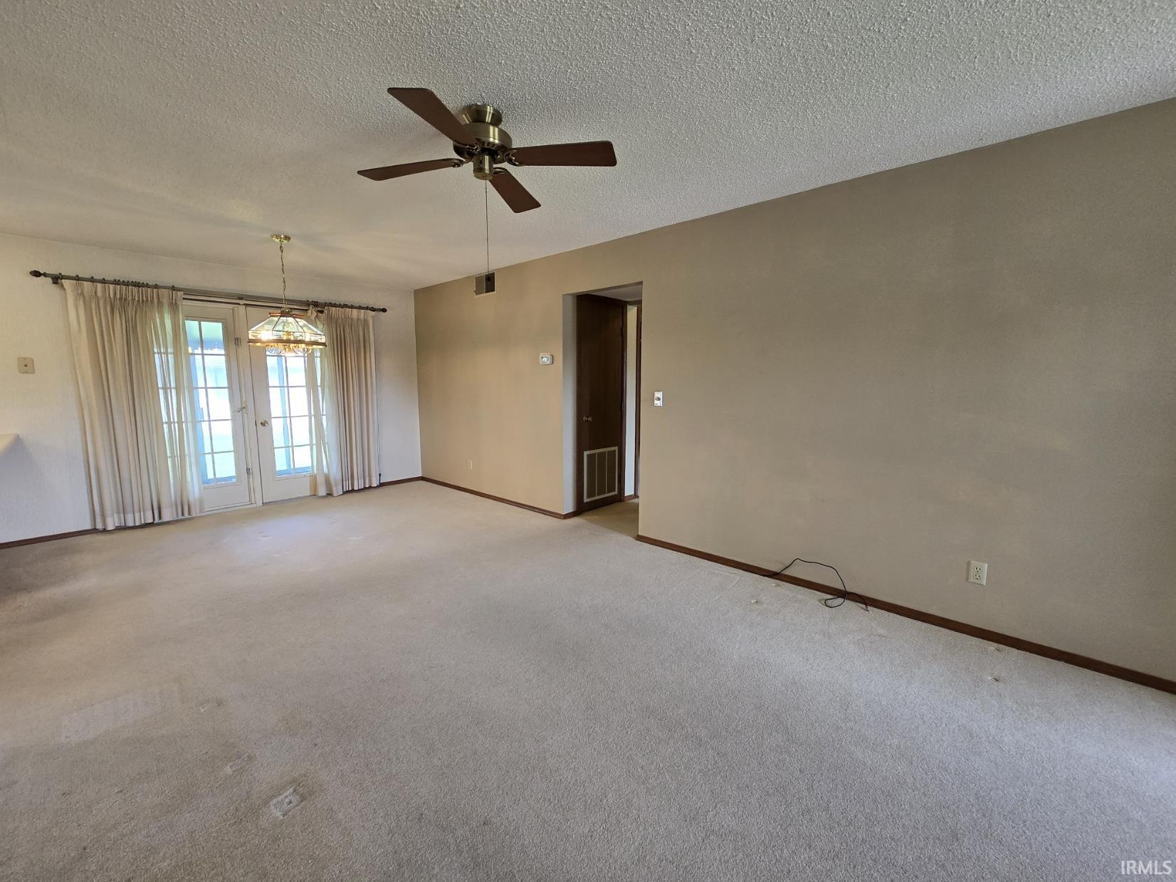731 Riley Road Kendallville, IN 46755 - Photo 2 of 20
