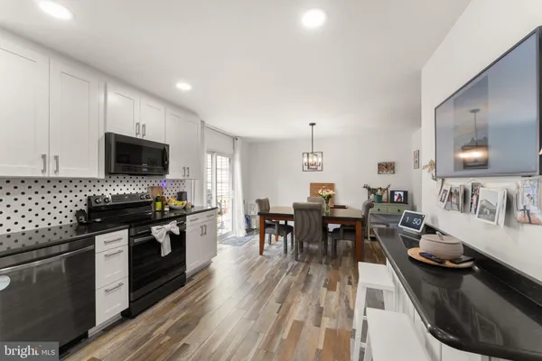 $564,900 | 19 Jermyn Court, Sterling, VA 20165