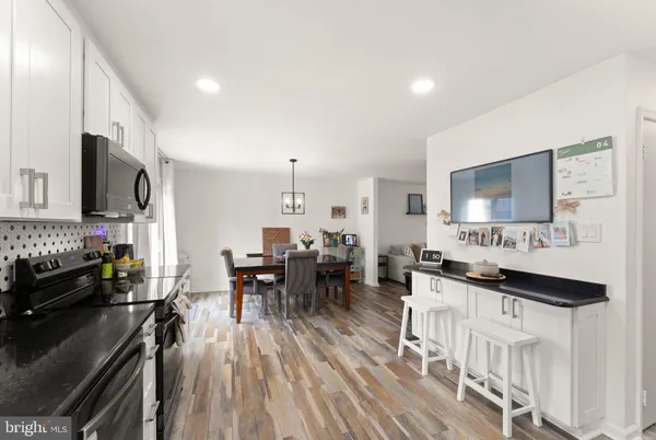 $564,900 | 19 Jermyn Court, Sterling, VA 20165