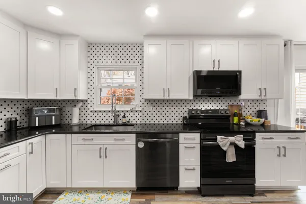 $564,900 | 19 Jermyn Court, Sterling, VA 20165