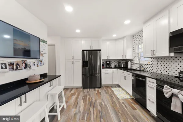 $564,900 | 19 Jermyn Court, Sterling, VA 20165