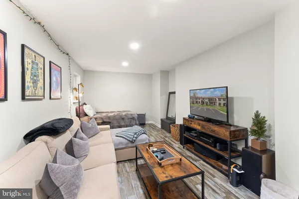 $564,900 | 19 Jermyn Court, Sterling, VA 20165
