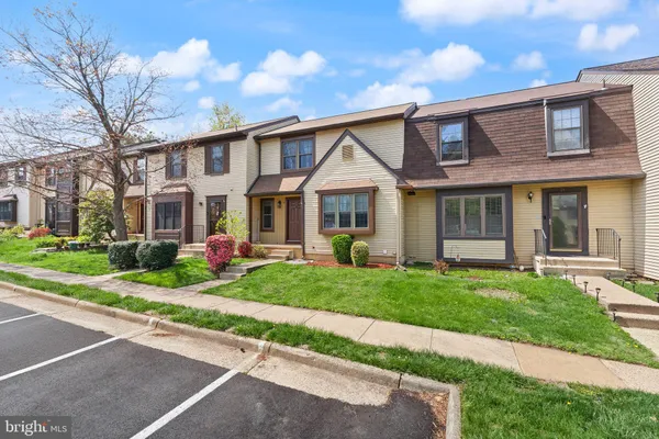 $564,900 | 19 Jermyn Court, Sterling, VA 20165