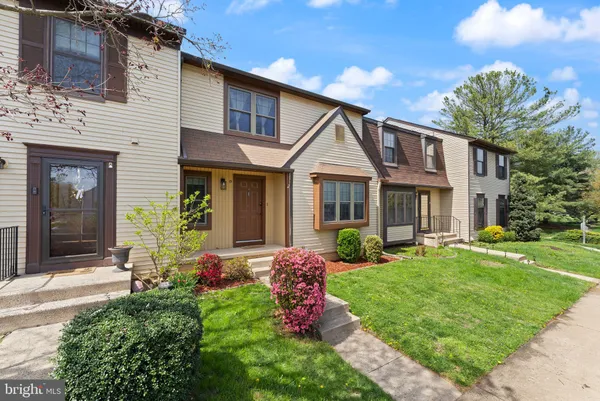 $564,900 | 19 Jermyn Court, Sterling, VA 20165