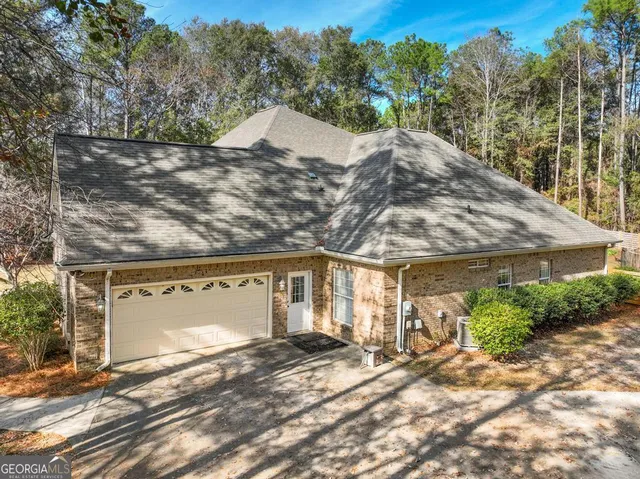 $519,900 | 220 Sabre Drive, Bonaire, GA 31005