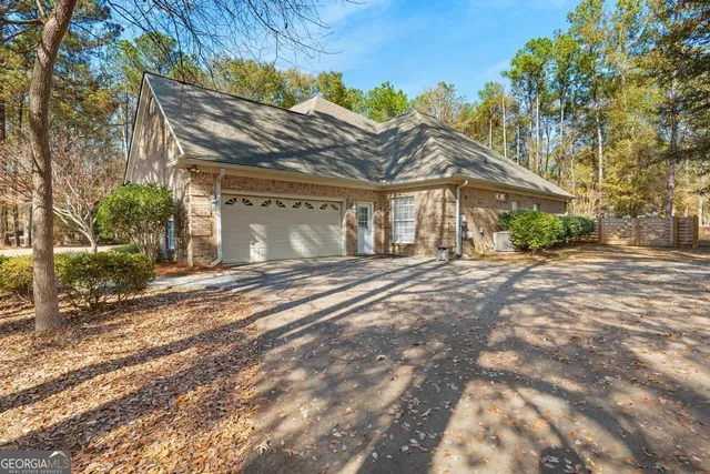 $519,900 | 220 Sabre Drive, Bonaire, GA 31005