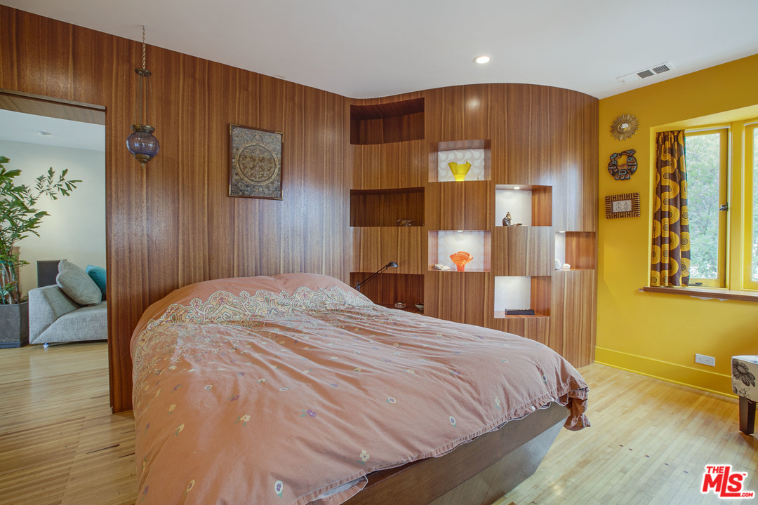 809 6th Avenue Venice, CA 90291 - Photo 12 of 40