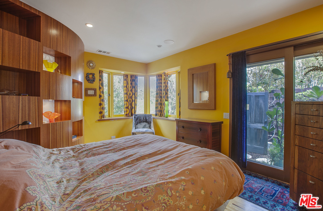 809 6th Avenue Venice, CA 90291 - Photo 13 of 40