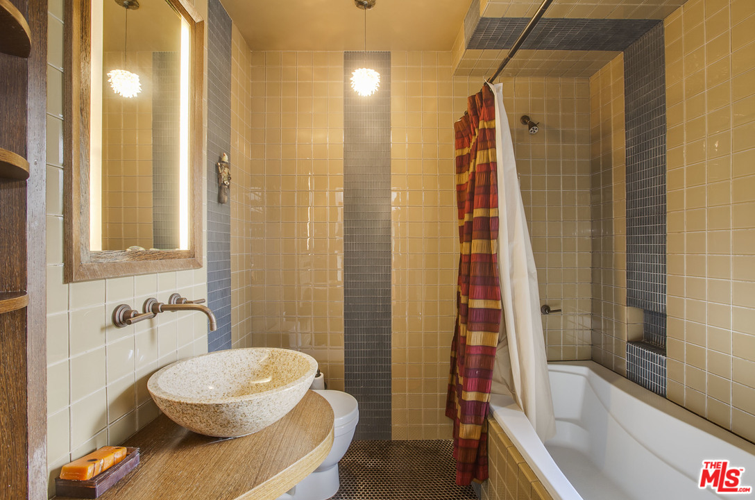 809 6th Avenue Venice, CA 90291 - Photo 14 of 40