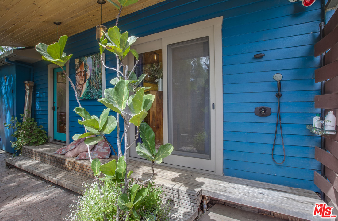 809 6th Avenue Venice, CA 90291 - Photo 19 of 40