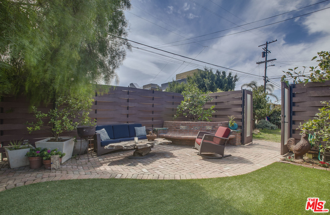 809 6th Avenue Venice, CA 90291 - Photo 22 of 40