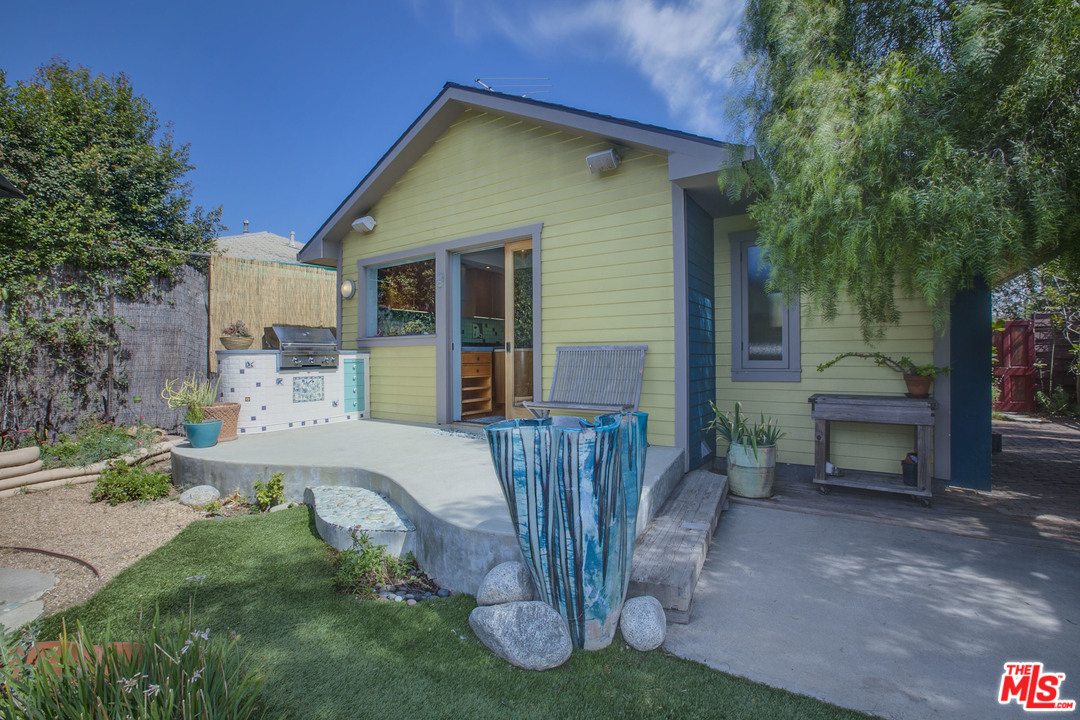 809 6th Avenue Venice, CA 90291 - Photo 25 of 40