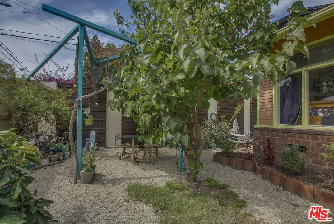 809 6th Avenue Venice, CA 90291 - Photo 29 of 40