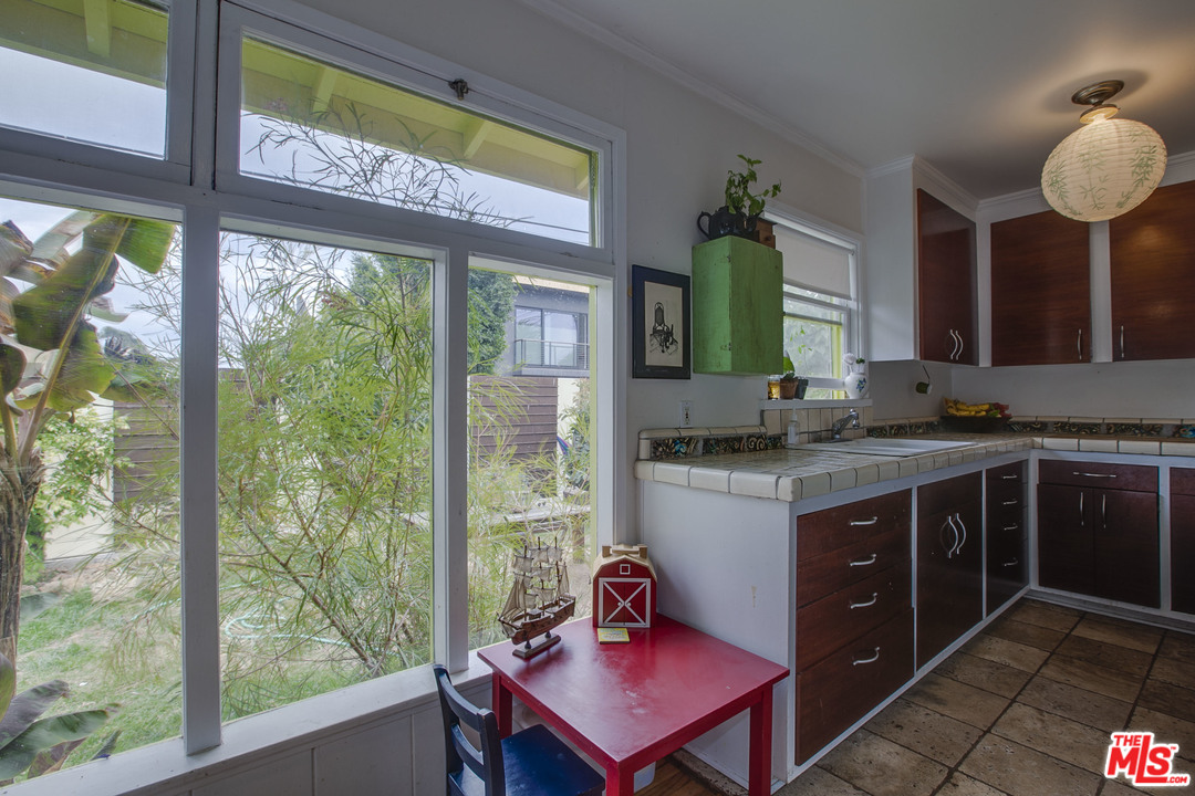 809 6th Avenue Venice, CA 90291 - Photo 36 of 40