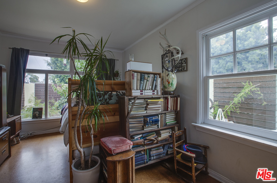 809 6th Avenue Venice, CA 90291 - Photo 39 of 40