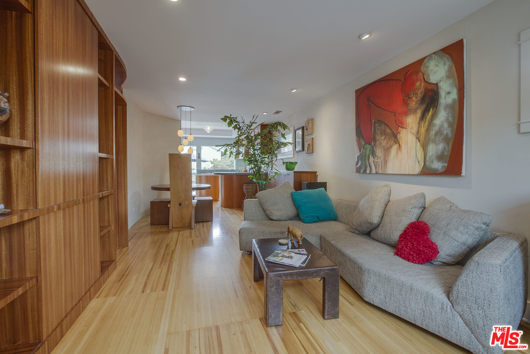 809 6th Avenue Venice, CA 90291 - Photo 6 of 40