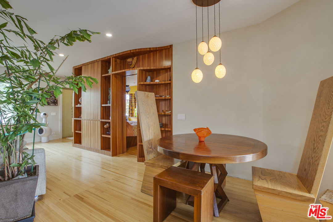 809 6th Avenue Venice, CA 90291 - Photo 8 of 40