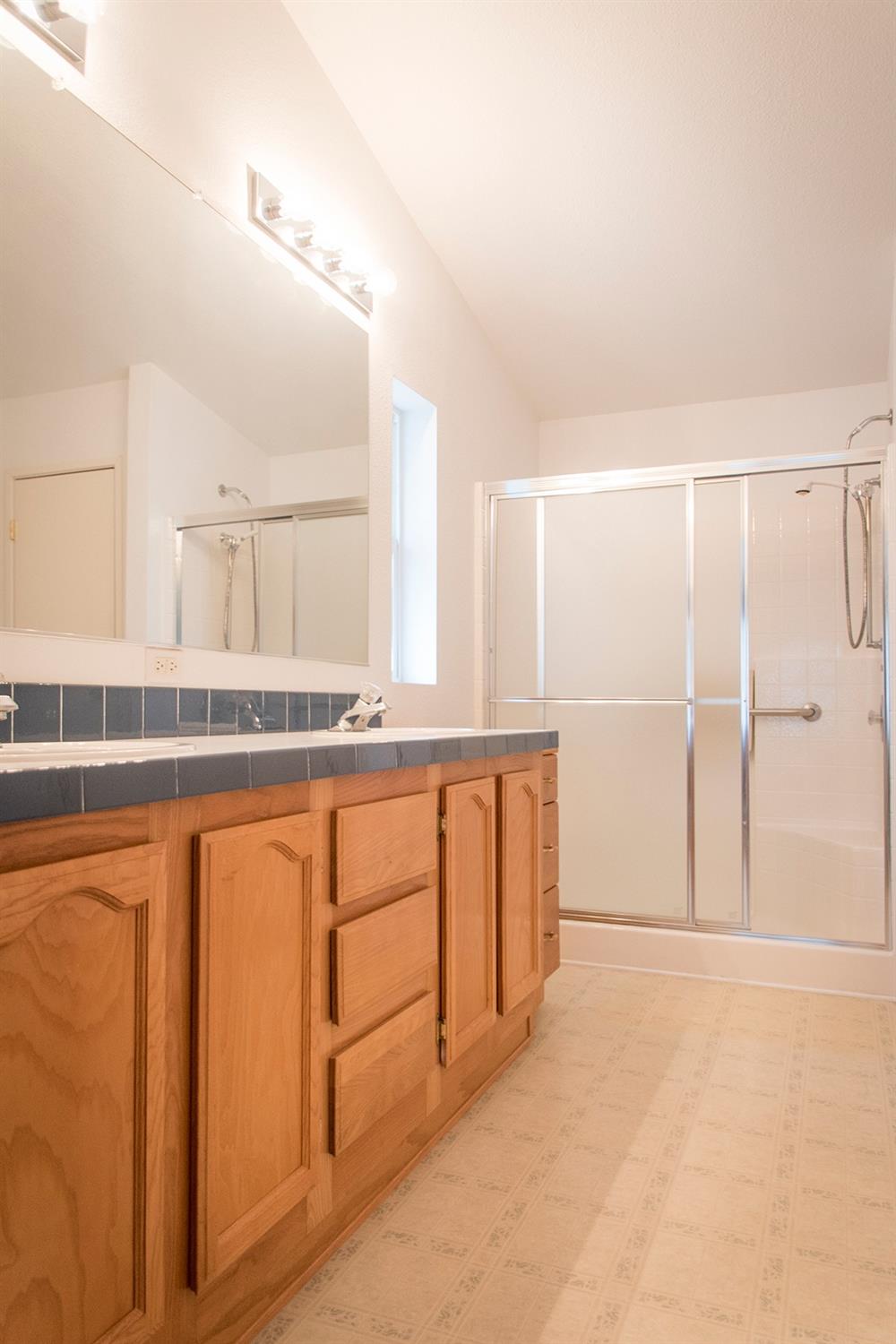 314 North Albert Avenue, Unit 121 Exeter, CA 93221 - Photo 28 of 37