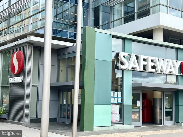 a view of a park with welcome board