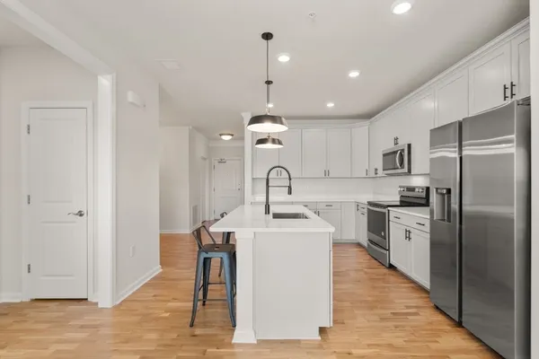 $889,000 | 4 Stratton Drive, Unit 308, Woburn, MA 01801
