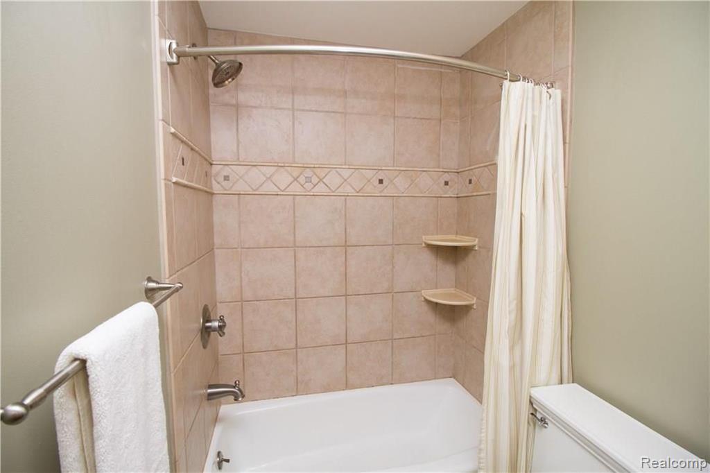 1443 Chesapeake Road Royal Oak, MI 48067 - Photo 26 of 36