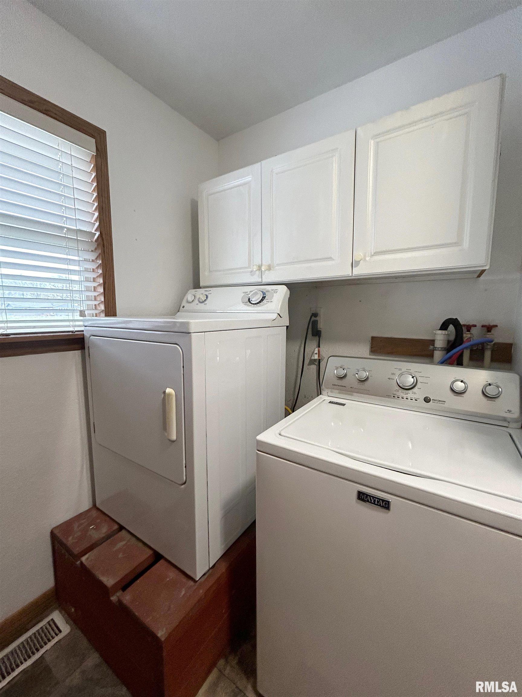 834 Columbia Road Washburn, IL 61570 - Photo 13 of 31