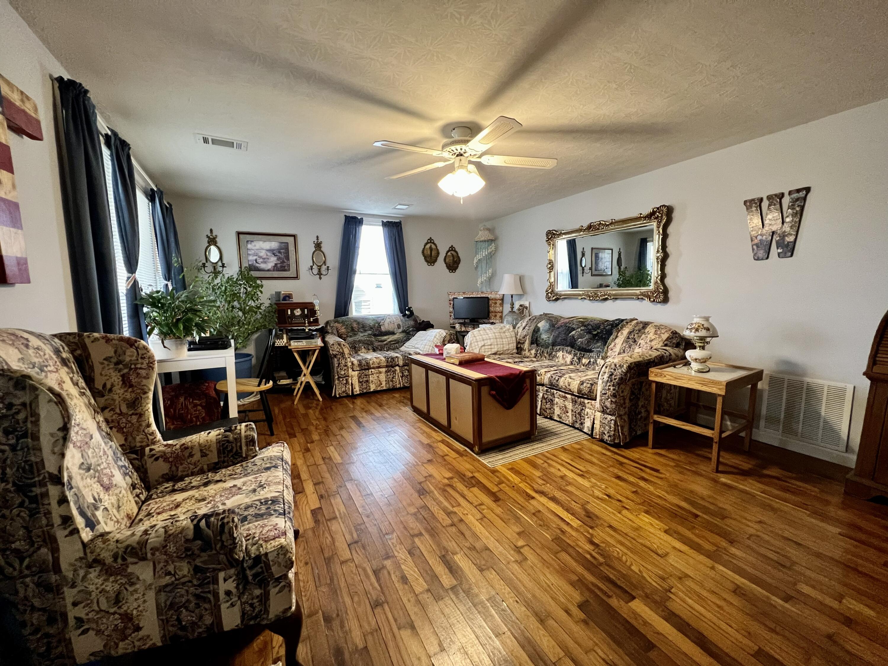 70 Sand Springs Road Mount Vernon, KY 40456 - Photo 8 of 27 33E2D5A9-87C3-48F0-BFC7-EFE8A850752F