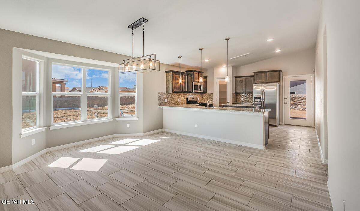 6040 Fall Rdg Avenue Santa Teresa, NM 88008 - Photo 2 of 12 890
