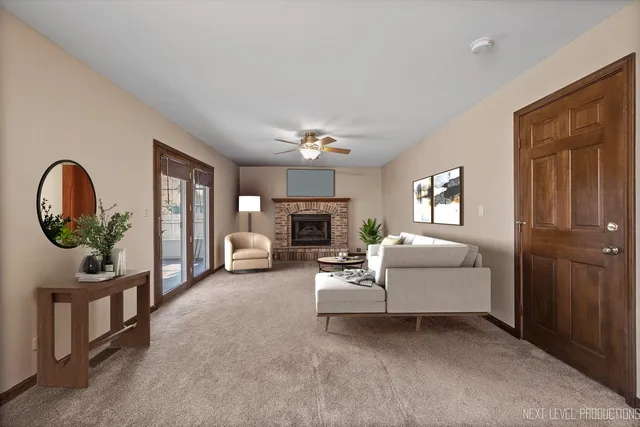 $575,000 | 231 North Cambridge Drive, Geneva, IL 60134