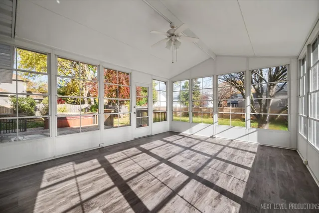 $575,000 | 231 North Cambridge Drive, Geneva, IL 60134