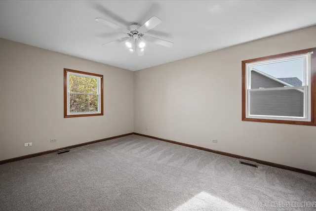 $575,000 | 231 North Cambridge Drive, Geneva, IL 60134