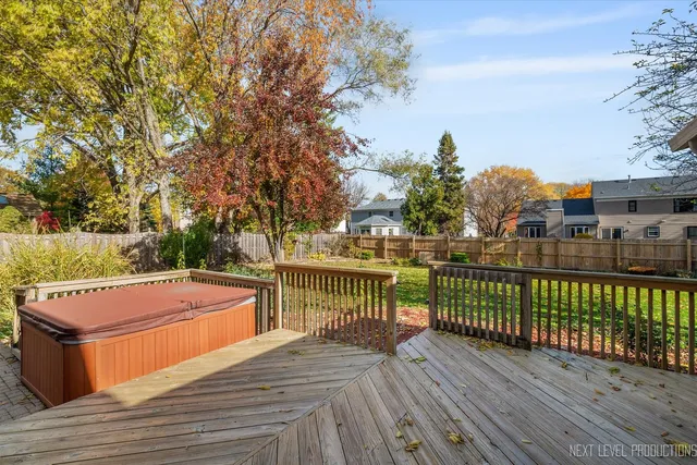 $575,000 | 231 North Cambridge Drive, Geneva, IL 60134