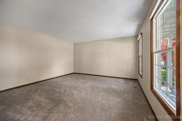 $575,000 | 231 North Cambridge Drive, Geneva, IL 60134