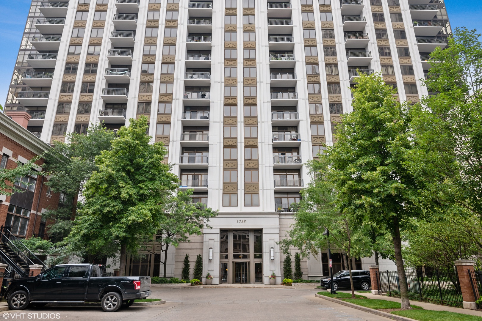 1322 South Prairie Avenue, Unit 405 Chicago, IL 60605 - Photo 1 of 22 front view of a building with a street