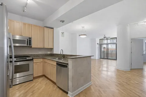 $410,000 | 1322 South Prairie Avenue, Unit 405, Chicago, IL 60605
