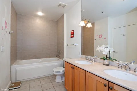 $410,000 | 1322 South Prairie Avenue, Unit 405, Chicago, IL 60605