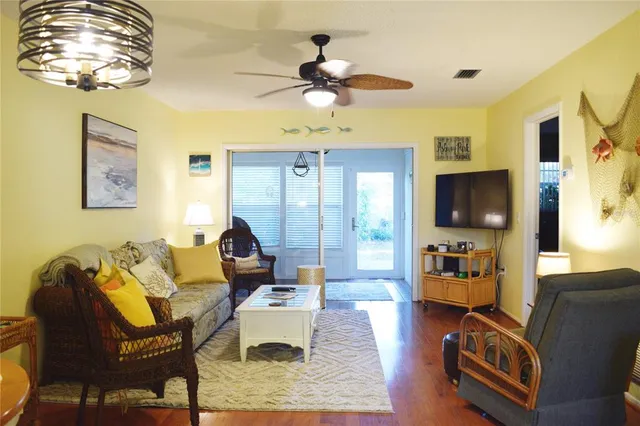 $209,900 | 1016 Desoto Drive, Dunedin, FL 34698