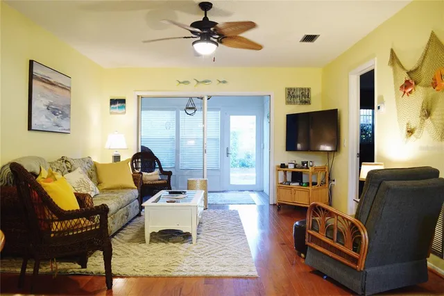 $209,900 | 1016 Desoto Drive, Dunedin, FL 34698