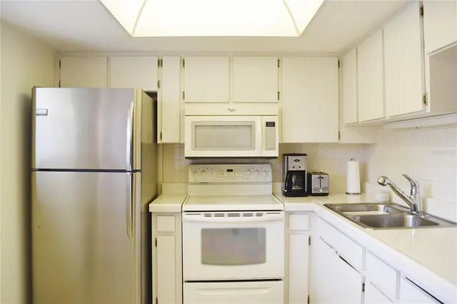 $209,900 | 1016 Desoto Drive, Dunedin, FL 34698