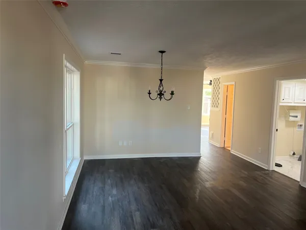 $2,800 | 8023 Carmel Circle, Houston, TX 77095