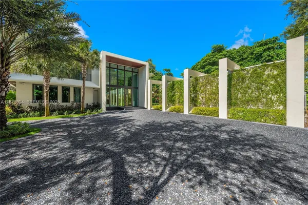$28,900,000 | 9440 Old Cutler Lane, Coral Gables, FL 33156