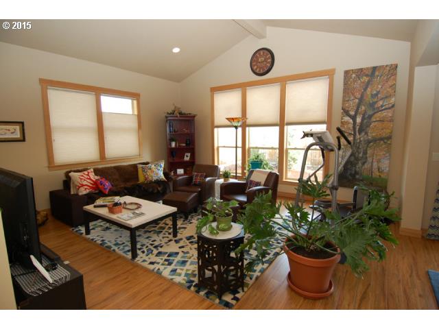 1015 Redtail Loop Hood River, OR 97031 - Photo 3 of 16 Gallery Image 3