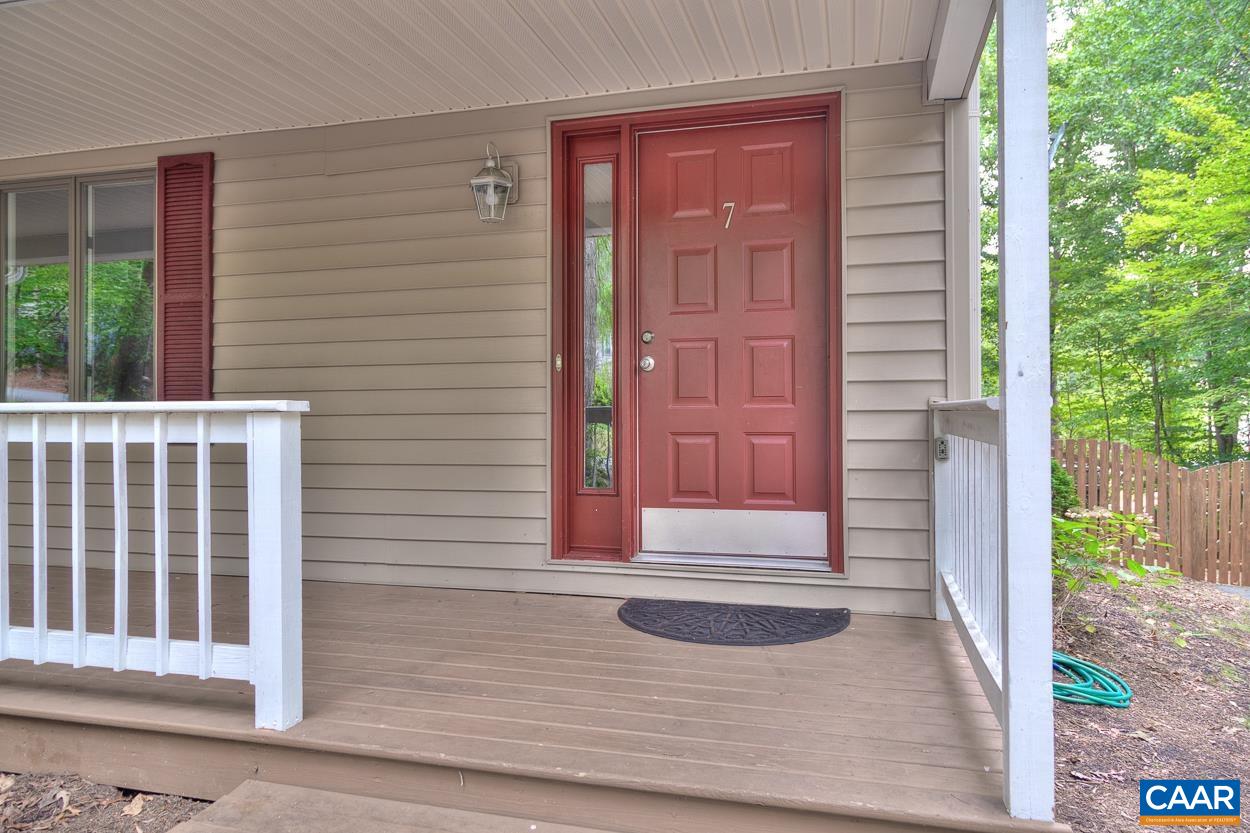 7 Stonewall Road Palmyra, VA 22963 - Photo 4 of 55 a view of entrance door of the house