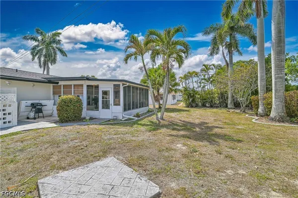 $4,000 | 4520 Southeast 9th Avenue, Cape Coral, FL 33904