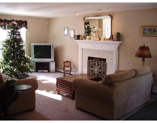 3 Howland Road Berkley, MA 02779 - Photo 4 of 12 Gallery Image 4