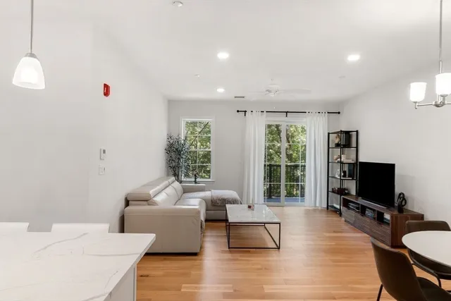 $749,000 | 60 Coppersmith Way, Unit 304, Canton, MA 02021