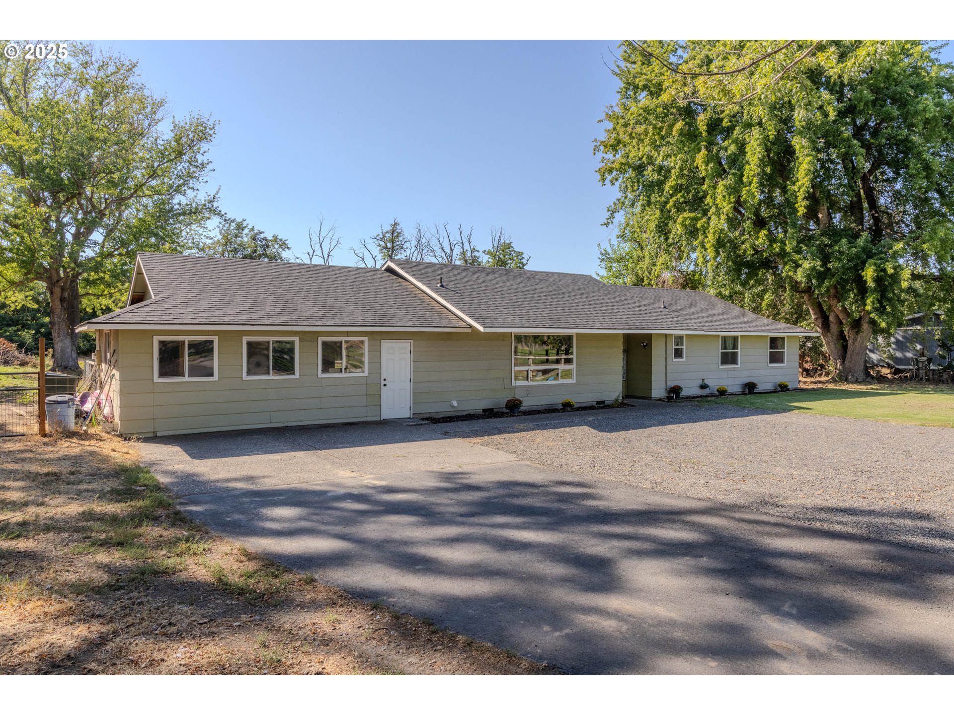 80262 South Edwards Road Hermiston, OR 97838 - Photo 2 of 38